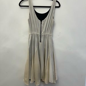 Alice & Olivia Silk Hanker-chief Dress Two toned cream and Beige Size Small
